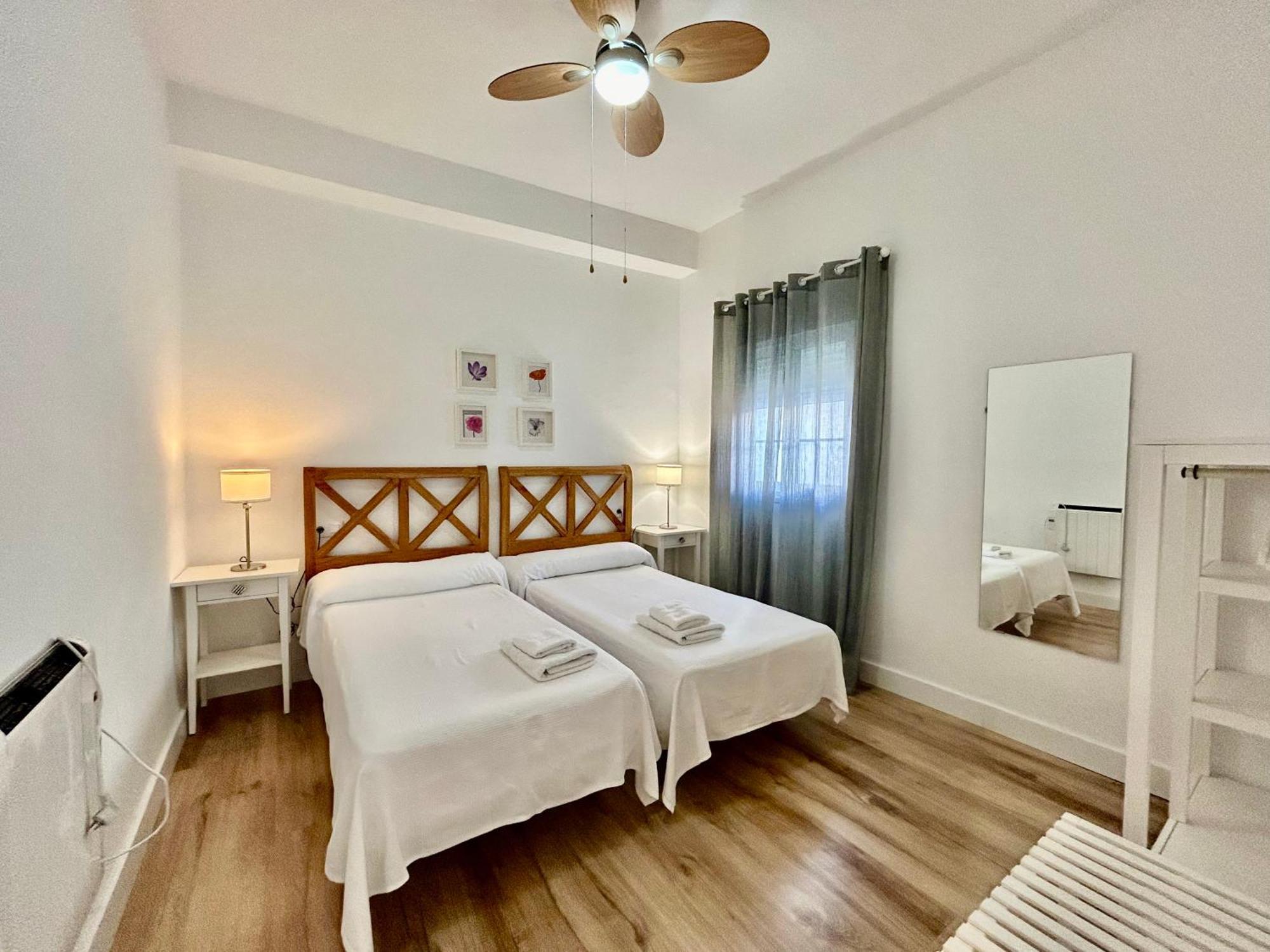 Acogedor Apt 6Pax 3Bdr 2Bth - Cozyhomesevilla5 Exteriör bild